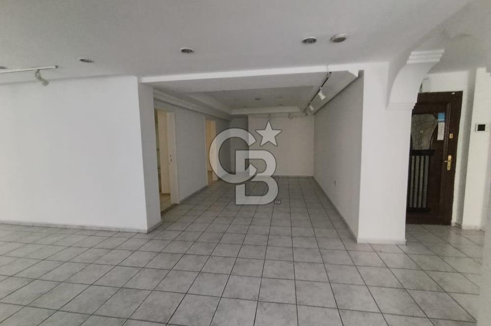 CİNNAH CADDESİ ÜZERİNDE DAİRE