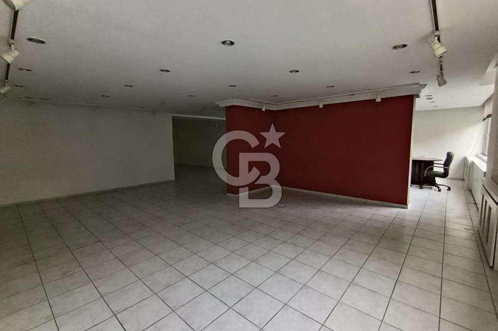 CİNNAH CADDESİ ÜZERİNDE DAİRE