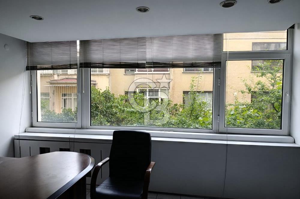 CİNNAH CADDESİ ÜZERİNDE DAİRE