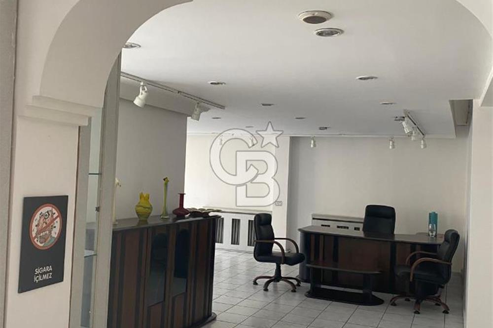 CİNNAH CADDESİ ÜZERİNDE DAİRE