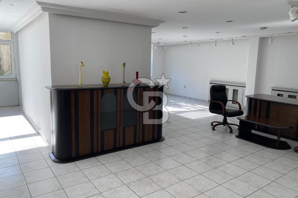 CİNNAH CADDESİ ÜZERİNDE DAİRE