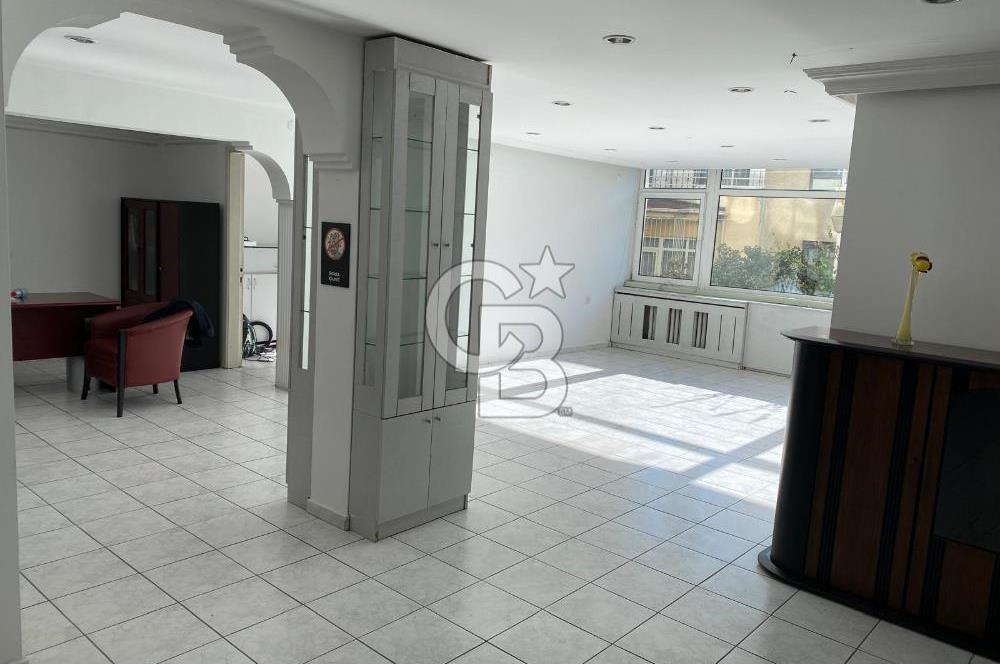 CİNNAH CADDESİ ÜZERİNDE DAİRE