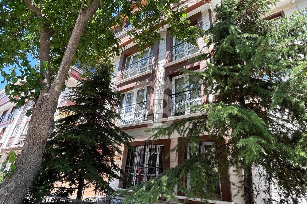 YENİHALLE GAZİ MAHALLESİ'DE KATTA YAPILI SATILIK 2+1 DAİRE
