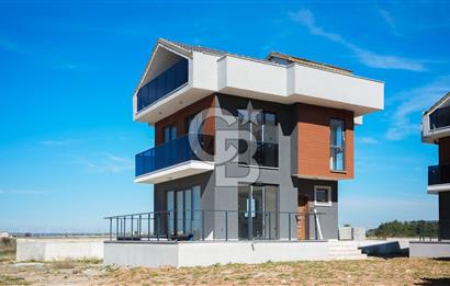 ÇANAKKALE EZİNE GEYİKLİ’DE SEA COUNTRY SİTESİ SATILIK 3+1 VİLLA