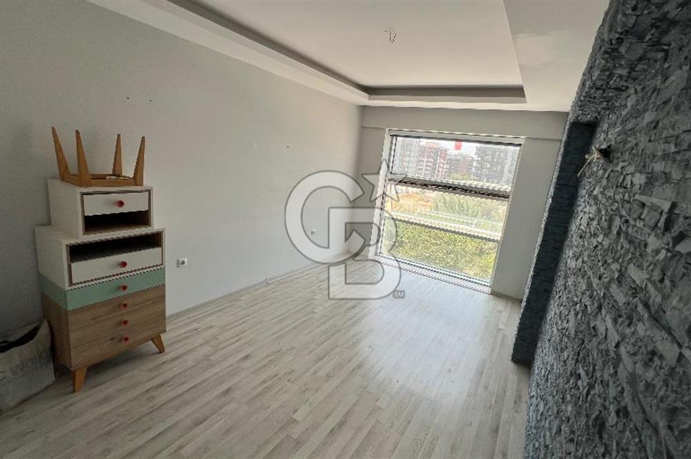 Çiğli Anadolu Caddesi Üzerinde Kiralık 3+1 Teraslı Tasarım Daire 