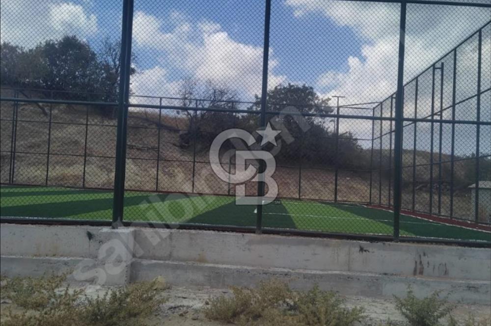 İzmir Kınık Mustaklar Köyünde 72 m2 Arsa ve Satılık 1+1 Ev