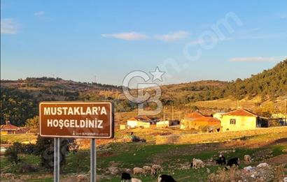 İzmir Kınık Mustaklar Köyünde 72 m2 Arsa ve Satılık 1+1 Ev
