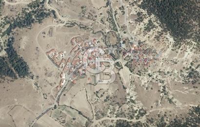 İzmir Kınık Mustaklar Köyünde 72 m2 Arsa ve Satılık 1+1 Ev