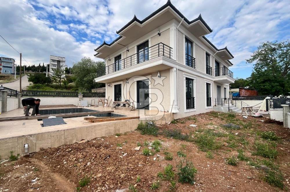 DERİNCE ÇINARLI'DA DENİZ MANZARALI ÖZEL TASARIM MÜSTAKİL VİLLA
