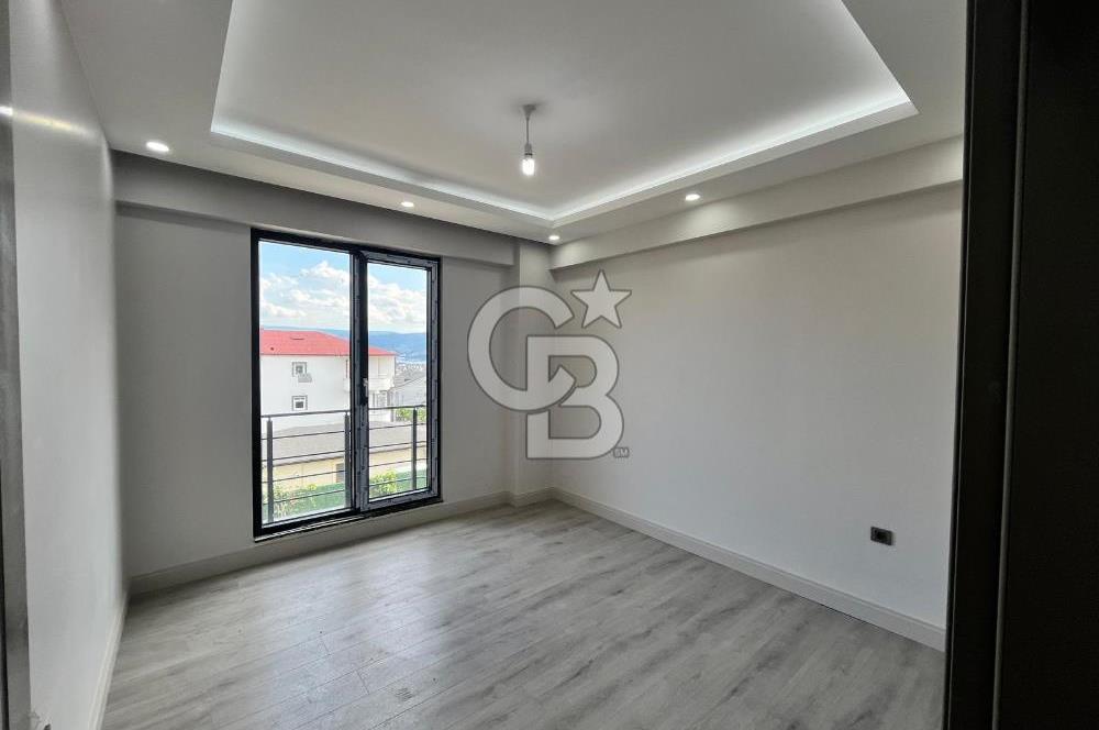 DERİNCE ÇINARLI'DA DENİZ MANZARALI ÖZEL TASARIM MÜSTAKİL VİLLA