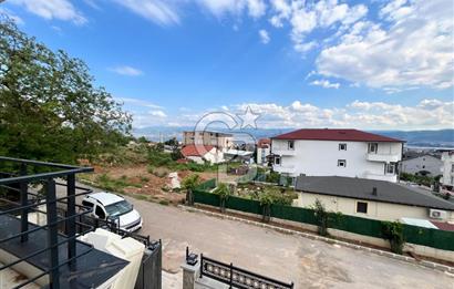 DERİNCE ÇINARLI'DA DENİZ MANZARALI ÖZEL TASARIM MÜSTAKİL VİLLA