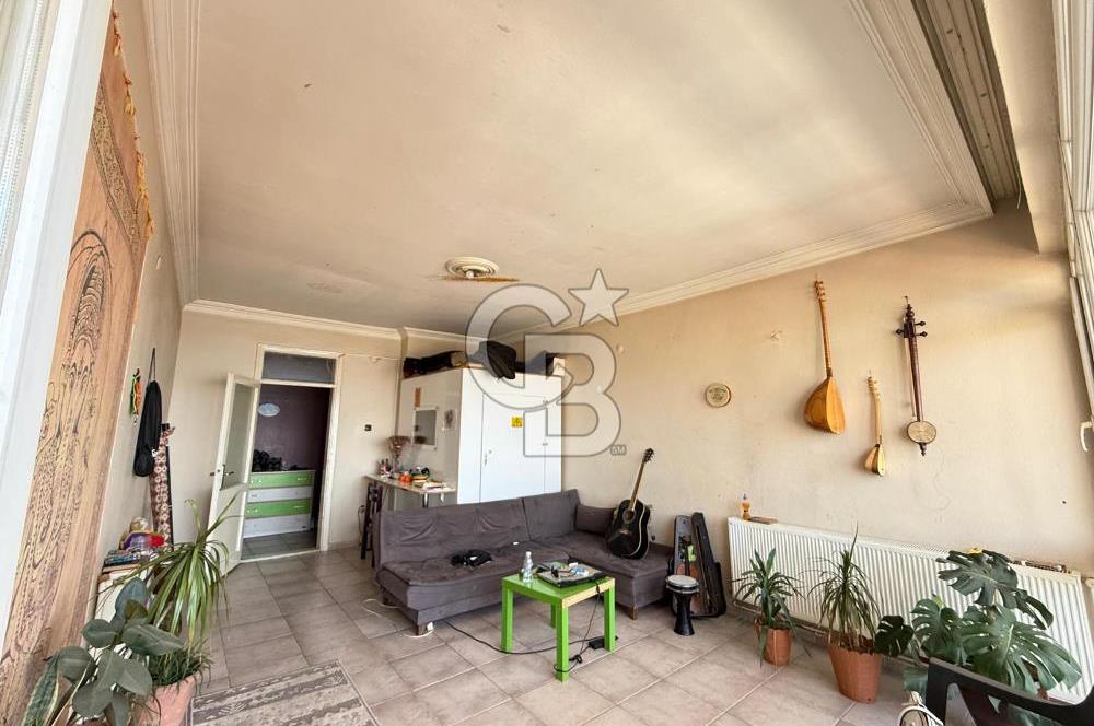 İZMİR KONAK TARİHİ ASANSÖR SOKAĞINDA DENİZ MANZARALI SATLIK DAİRE