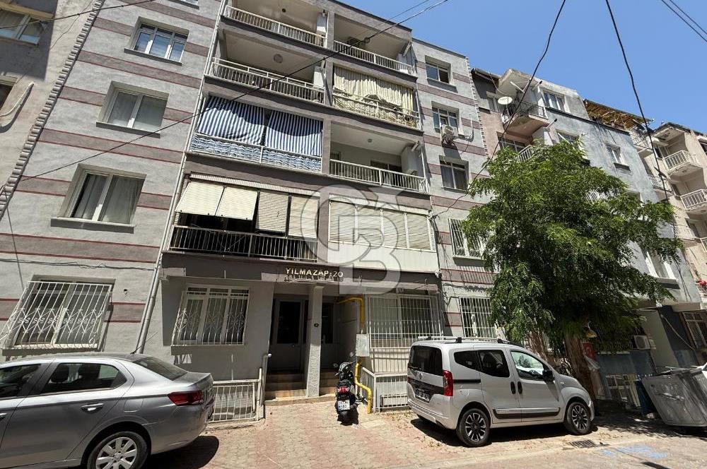 İZMİR KONAK TARİHİ ASANSÖR SOKAĞINDA DENİZ MANZARALI SATLIK DAİRE