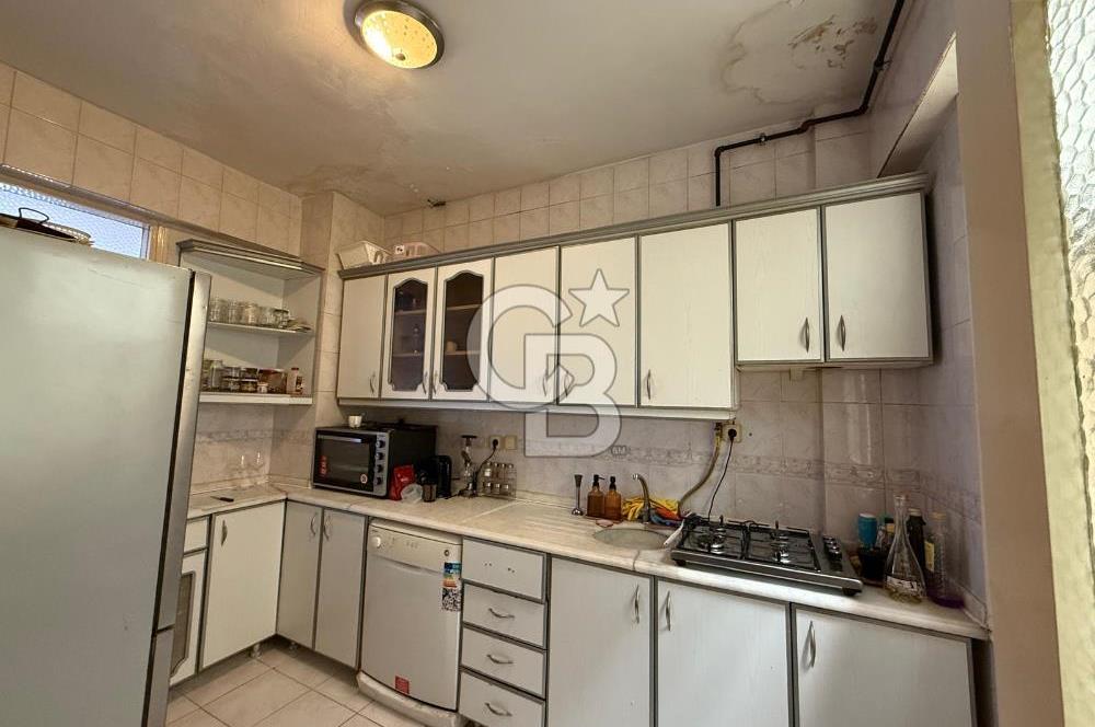İZMİR KONAK TARİHİ ASANSÖR SOKAĞINDA DENİZ MANZARALI SATLIK DAİRE