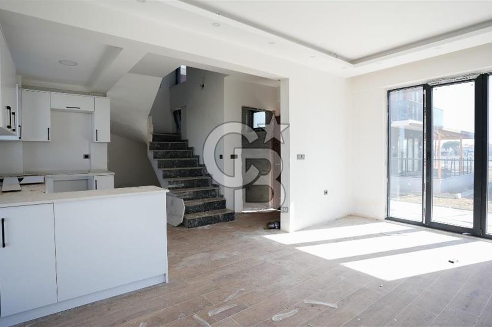 ÇANAKKALE EZİNE GEYİKLİ’DE SEA COUNTRY SİTESİ SATILIK 3+1 VİLLA