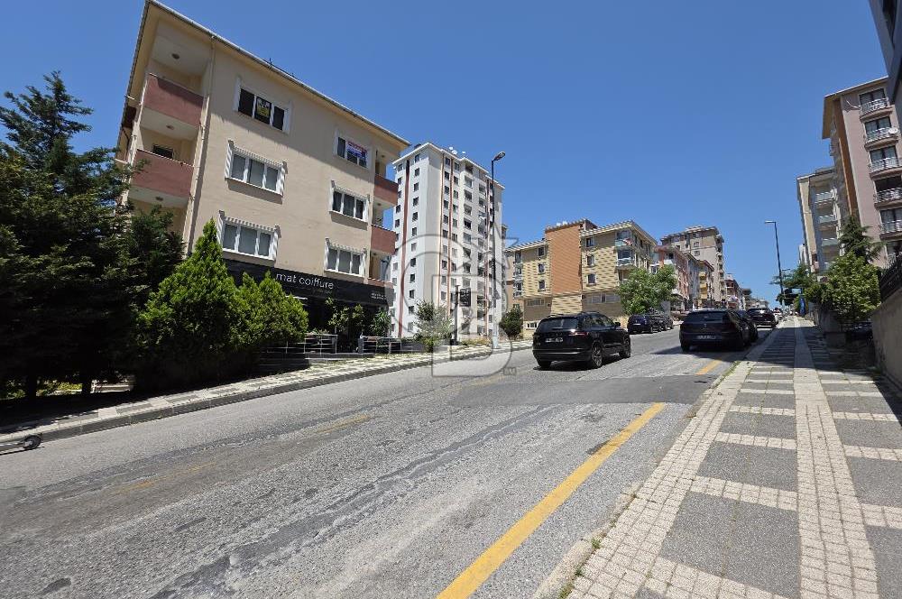 Ümraniye Elalmış Caddesi Üzerinde 3+1 Geniş Kiralık Daire