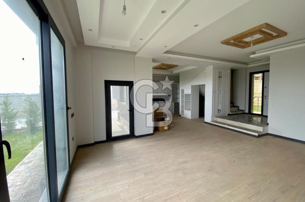 Ayrancılar Havuzlu Site İçerisinde Satılık Villa 