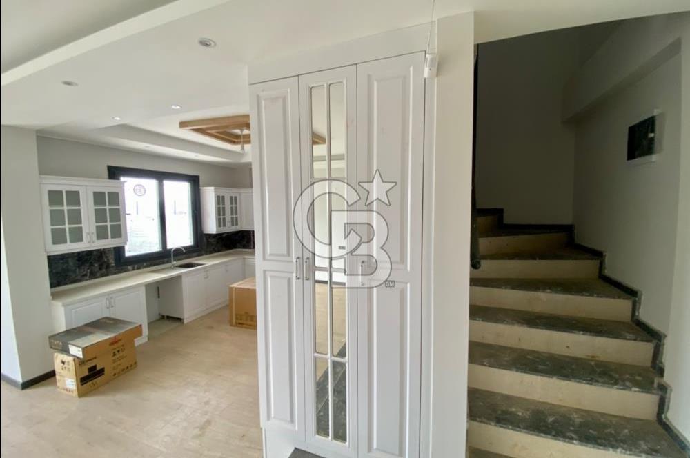 Ayrancılar Havuzlu Site İçerisinde Satılık Villa 