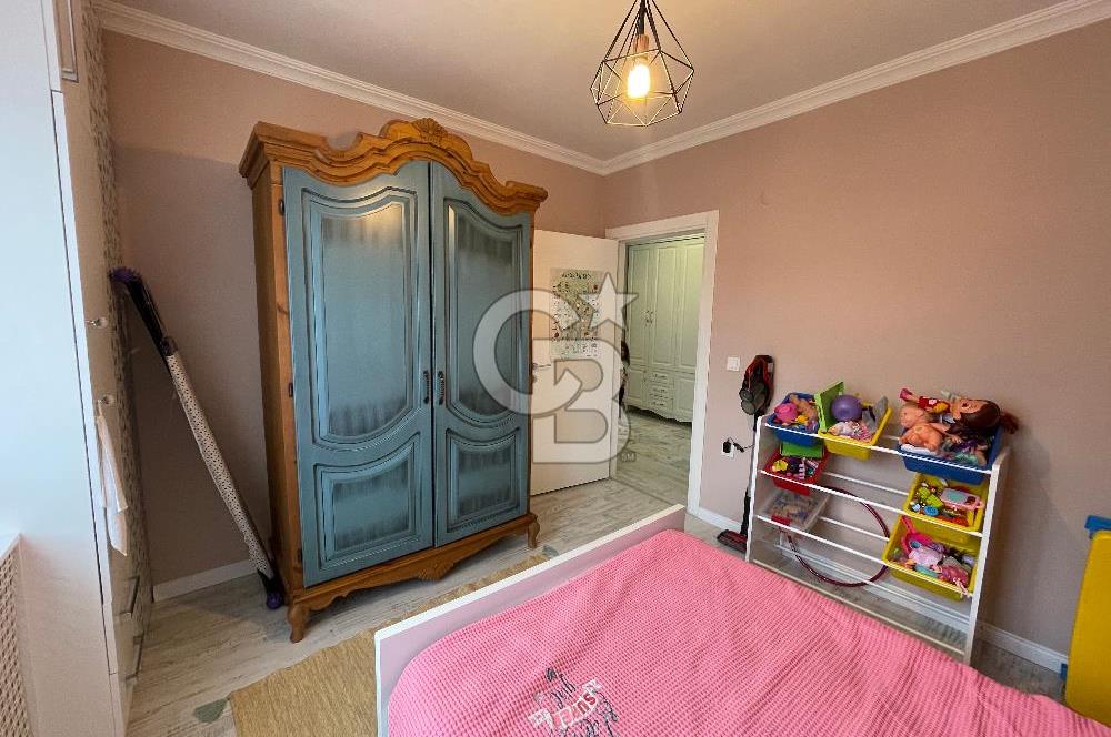 KAŞÜSTÜ GOLD EVLERİNDE ÖZEL YAPIM DENİZ MANZARALI SATILIK DAİRE