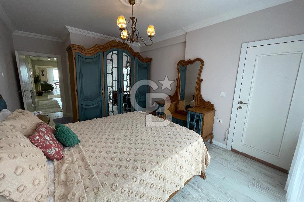 KAŞÜSTÜ GOLD EVLERİNDE ÖZEL YAPIM DENİZ MANZARALI SATILIK DAİRE