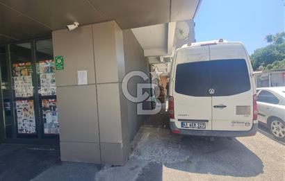 Kadıköy Acıbadem Mah. KDV Avantajlı Kiralık 371 m2 dükkan
