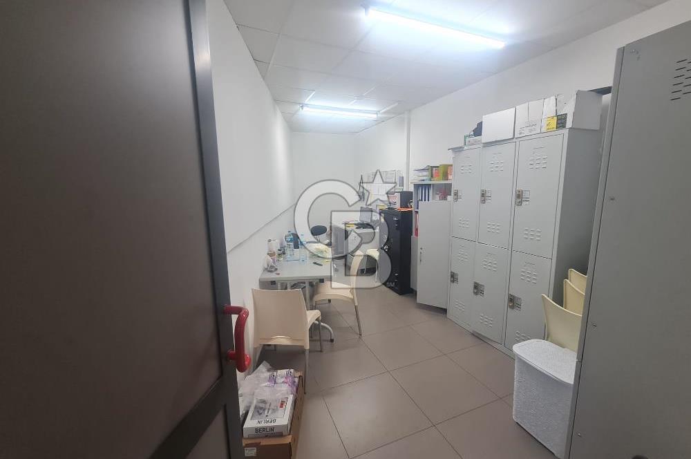 Kadıköy Acıbadem Mah. KDV Avantajlı Kiralık 371 m2 dükkan