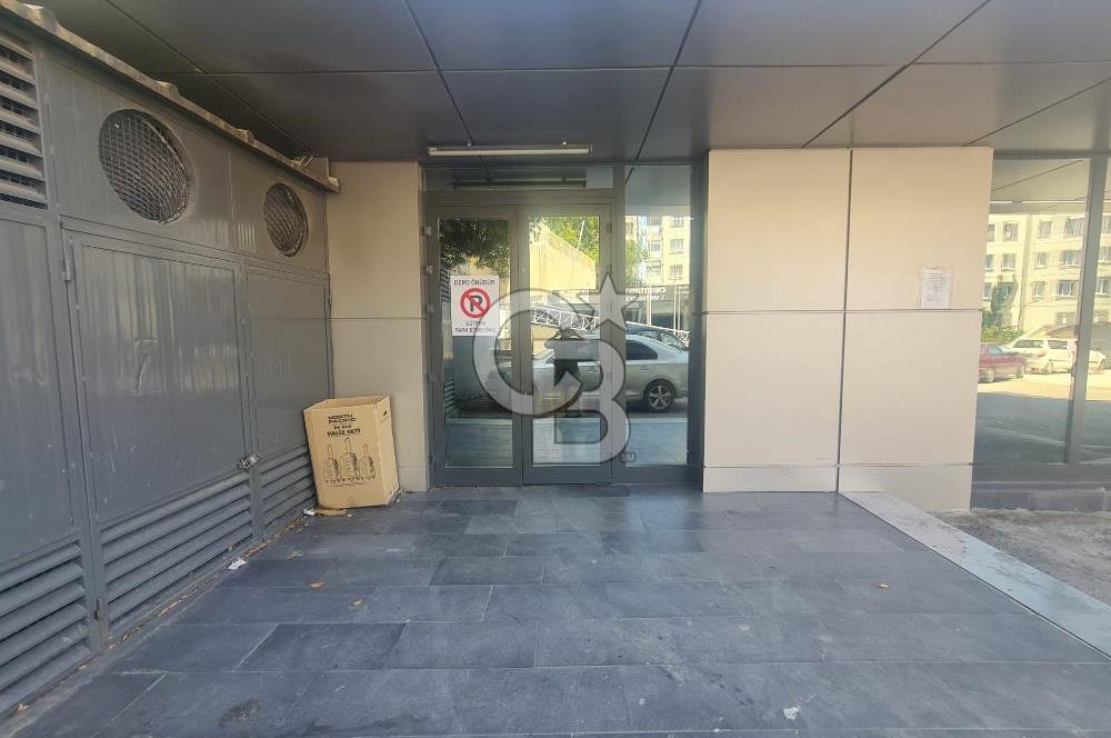 Kadıköy Acıbadem Mah. KDV Avantajlı Kiralık 371 m2 dükkan