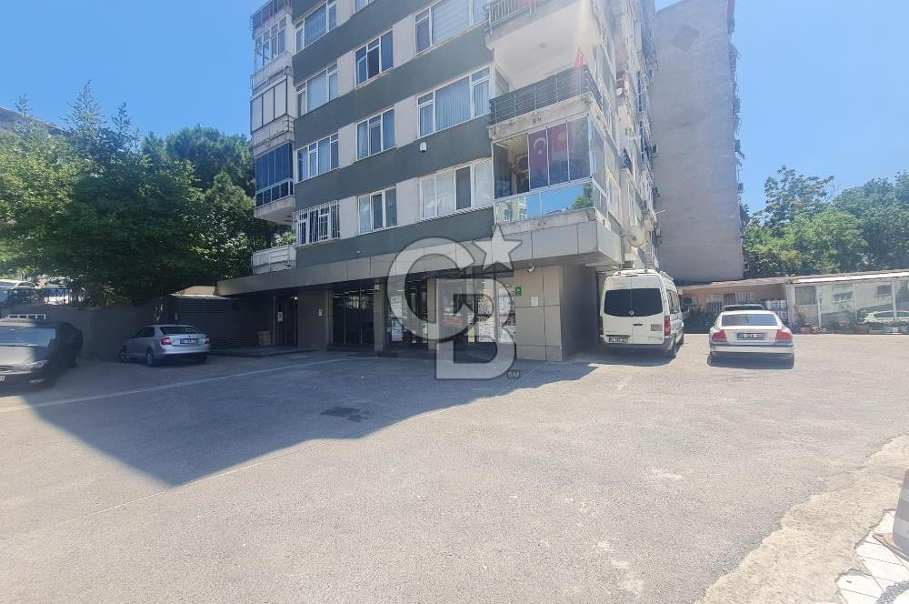 Kadıköy Acıbadem Mah. KDV Avantajlı Kiralık 371 m2 dükkan