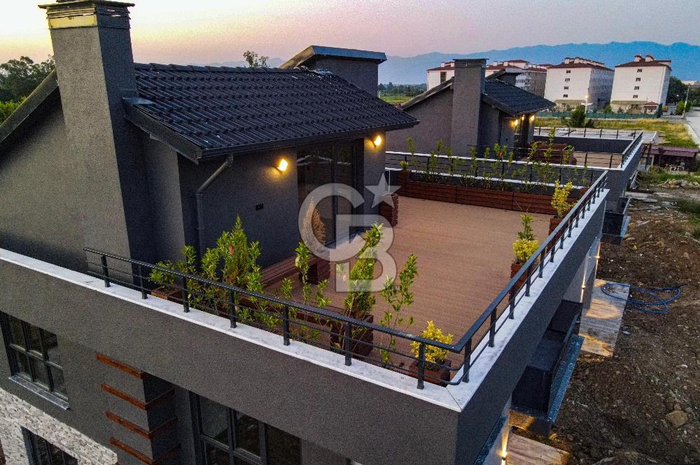 DÜZCE' DE ÖZEL İÇ TASARIMLI, TERASLI, 4+1 SATILIK TRIPLEKS VİLLA