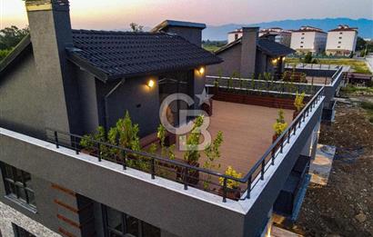 DÜZCE' DE ÖZEL İÇ TASARIMLI, TERASLI, 4+1 SATILIK TRIPLEKS VİLLA