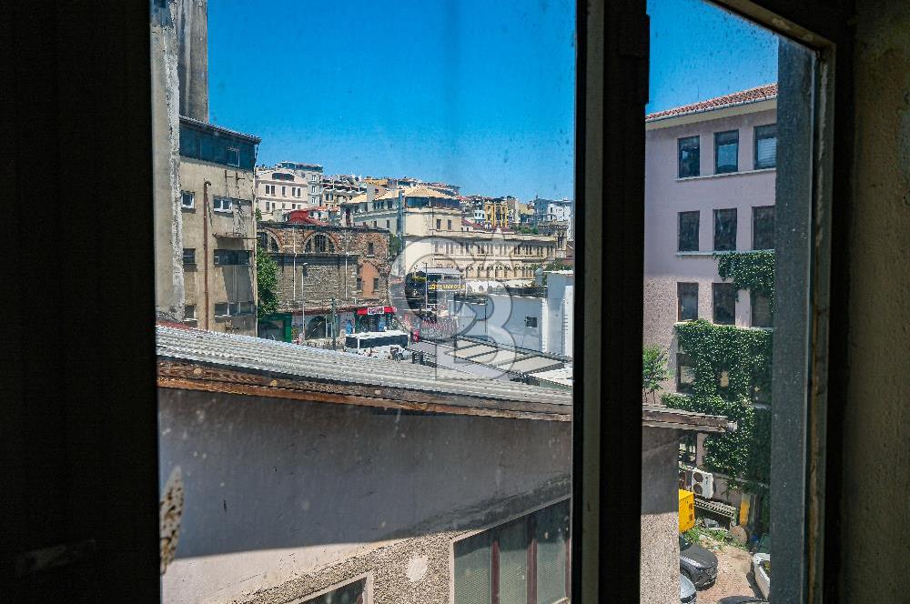 Fırsat Satılık Karaköy Yatırımlık Tüm iş kollarına uygun 4 Katlı Bina