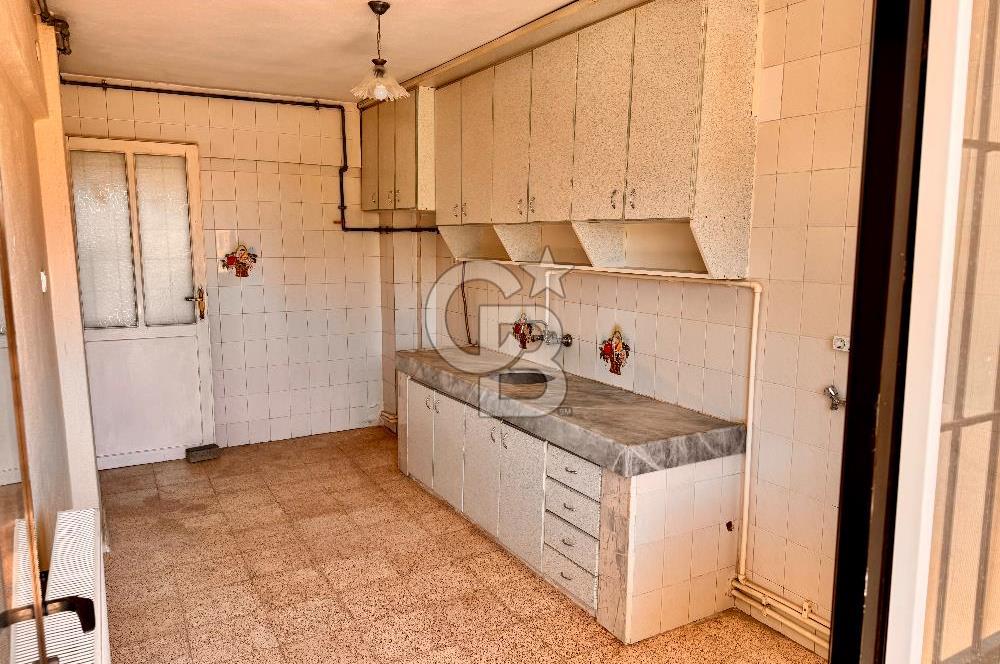 Bornova inönü mahallesi şehit şanlı lisesi yakını 3+1 kiralık daire 