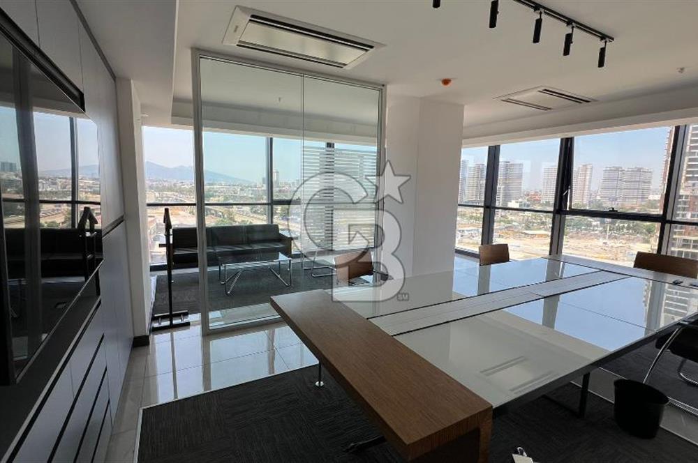 Megapol Çarşı Kule'de Şehir Manzaralı Kiralık Ofis