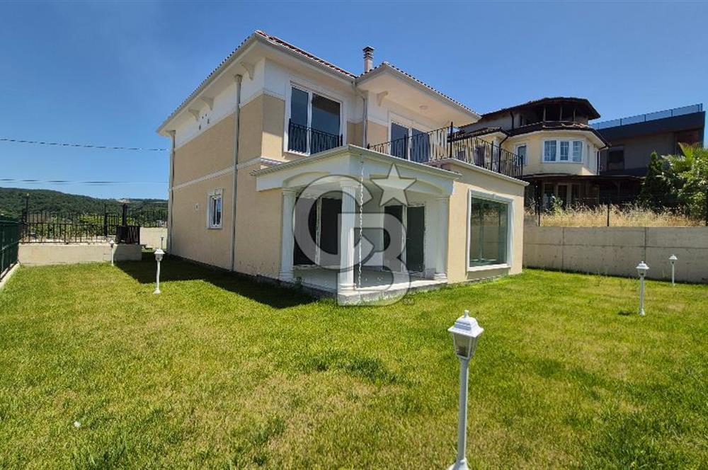 SAPANCA ÜNLÜCE MANZARALI 400M2 BAHÇELİ 4+1 SATILIK VİLLA