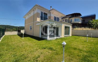 SAPANCA ÜNLÜCE MANZARALI 400M2 BAHÇELİ 4+1 SATILIK VİLLA