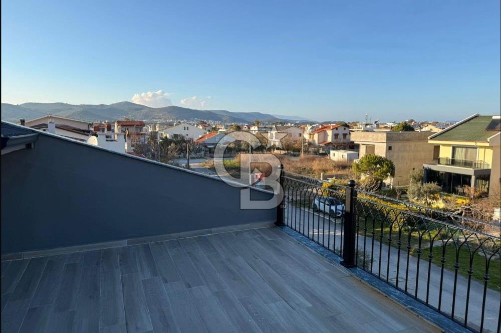 Urla Çeşmealtı Atatürk Mahallesinde Satılık Müstakil Villa