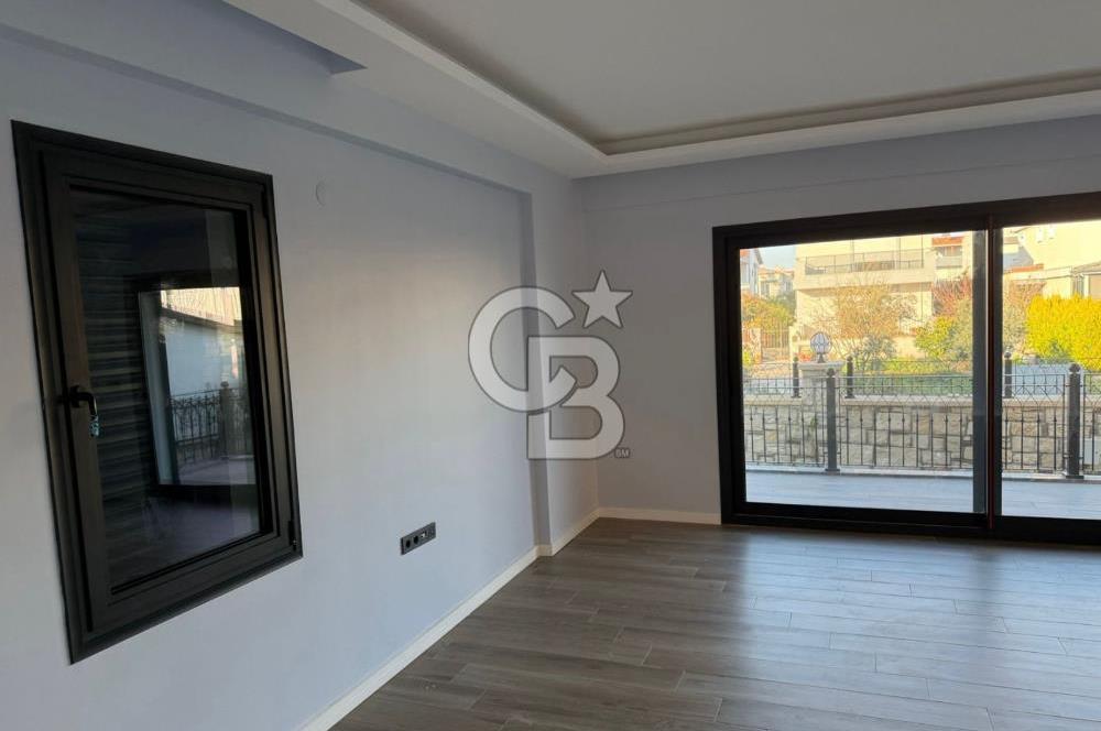 Urla Çeşmealtı Atatürk Mahallesinde Satılık Müstakil Villa