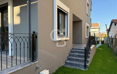 Urla Çeşmealtı Atatürk Mahallesinde Satılık Müstakil Villa