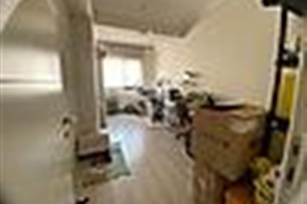 KÜÇÜK ÇİĞLİ'DE HAVUZLU SİTEDE EBEVEYN BANOLU 3+1 KİRALIK DAİRE