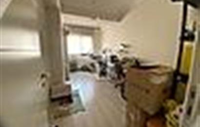 KÜÇÜK ÇİĞLİ'DE HAVUZLU SİTEDE EBEVEYN BANOLU 3+1 KİRALIK DAİRE