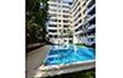 KÜÇÜK ÇİĞLİ'DE HAVUZLU SİTEDE EBEVEYN BANOLU 3+1 KİRALIK DAİRE