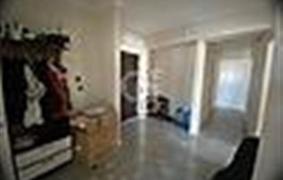 KÜÇÜK ÇİĞLİ'DE HAVUZLU SİTEDE EBEVEYN BANOLU 3+1 KİRALIK DAİRE
