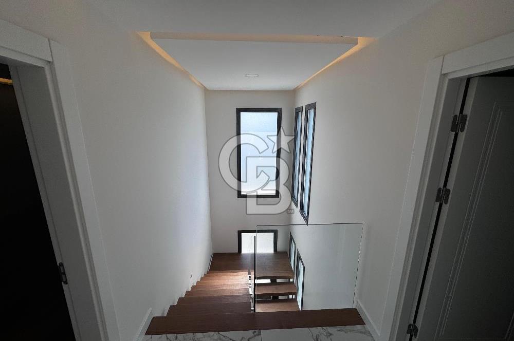 Güzelbahçe'de Kahramandere Macro Yakını Müstakil Havuzlu Villa