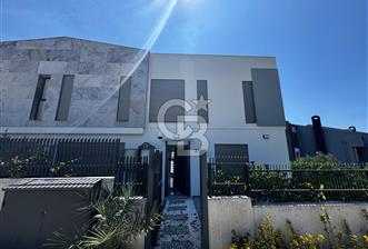 Güzelbahçe'de Kahramandere Macro Yakını Müstakil Havuzlu Villa