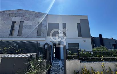 Güzelbahçe'de Kahramandere Macro Yakını Müstakil Havuzlu Villa