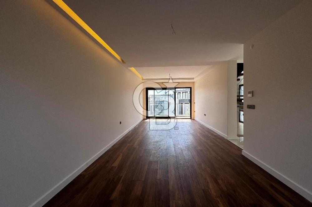 Güzelbahçe'de Kahramandere Macro Yakını Müstakil Havuzlu Villa