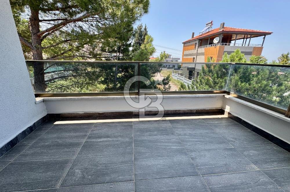AKKÖY’DE DENİZ MANZARALI, İSKÂNLI, SIFIR 8+2 TRİPLEX İKİZ VİLLA