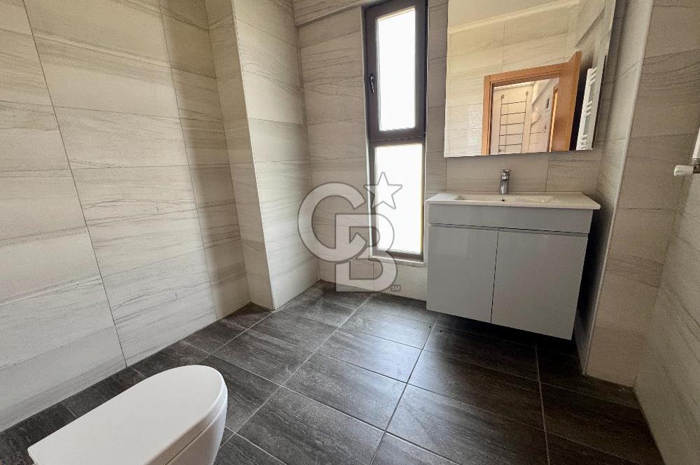AKKÖY’DE DENİZ MANZARALI, İSKÂNLI, SIFIR 8+2 TRİPLEX İKİZ VİLLA