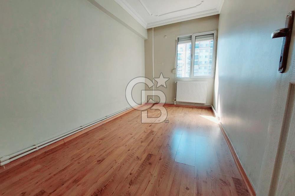 İZMİR ÇİĞLİ EGEKENT'TE MUHTEŞEM MANZARALI ARAKAT BÜYÜK 3+1 DAİRE