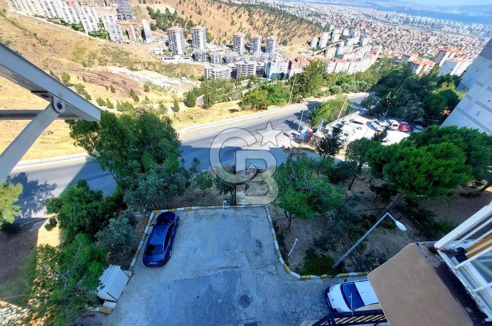 İZMİR ÇİĞLİ EGEKENT'TE MUHTEŞEM MANZARALI ARAKAT BÜYÜK 3+1 DAİRE